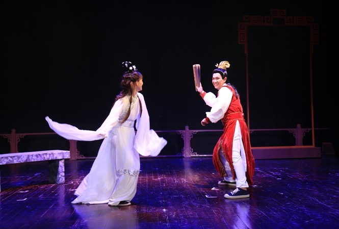 Tình tay ba 'Hồng lâu mộng' lên sàn diễn Việt Nam Mối tình kinh điển của Giả Bảo Ngọc-Lâm Đại Ngọc lên sàn diễn Việt Nam