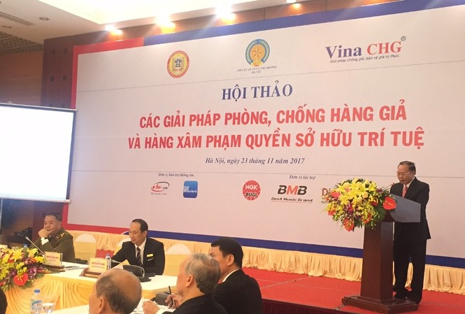 Đề nghị xử lý hình sự với cá nhân, tổ chức làm hàng giả Làm hàng giả ngày càng tinh vi nhưng xử lý còn nhẹ