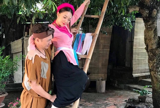 Quỳnh Kool tiết lộ vai đỏng đảnh trong hài tết đầu tiên Quỳnh Kool và MC Thành Trung trong "Họ Lý tên Thông"