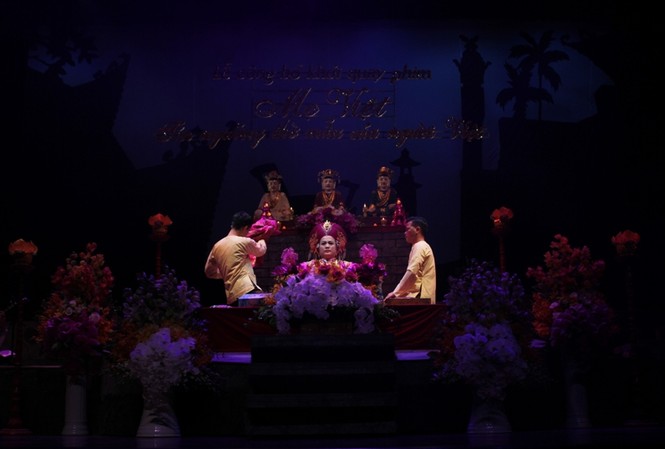 Làm trăm tập phim về tín ngưỡng thờ Mẫu Diễn xướng thực thành tín ngưỡng thờ Mẫu tại Nhà hát Chèo Việt Nam