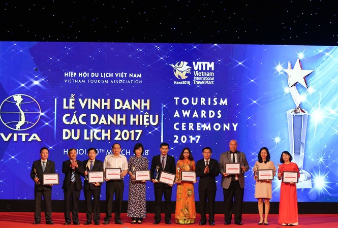 Trao 138 danh hiệu du lịch 2017 Vinh danh các cá nhân và tập thể tiêu biểu của du lịch