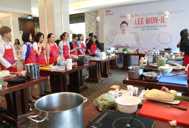 Chuyên gia ẩm thực Hàn đến Hà Nội dạy nấu món chuẩn Hàn Buổi hướng dẫn nấu ăn của đầu bếp nổi tiếng Hàn Quốc