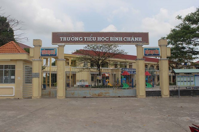 Cô giáo bị bắt quỳ gối xin lỗi: Nghề giáo bị xúc phạm nghiêm trọng Trường tiểu học Bình Chánh - nơi xảy ra vụ việc.