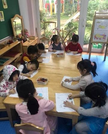 Phụ huynh phản đối đề xuất tăng 70 trẻ mẫu giáo ở lớp tư thục Phụ huynh cho rằng: lớp tăng 70 trẻ, giáo viên càng bị áp lực