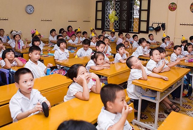 Bộ GD&ĐT: Đề nghị các địa phương ưu tiên quỹ đất xây trường học Nhiều địa phương hiện nay thiếu trường học, sĩ số lên tới 60 em/ lớp ảnh hưởng đến chất lượng giáo dục