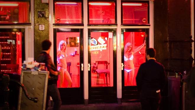 Những bí ẩn sau khu đèn đỏ Amsterdam Những bí ẩn sau khu đèn đỏ Amsterdam