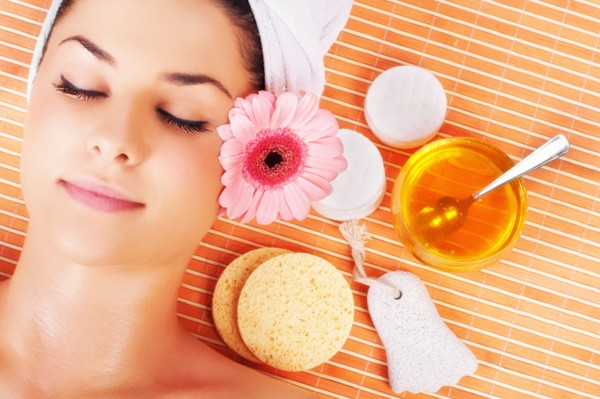 Dưỡng da trắng mịn tại nhà bằng cám gạo và trứng gà Dưỡng da trắng mịn tại nhà bằng cám gạo và trứng gà