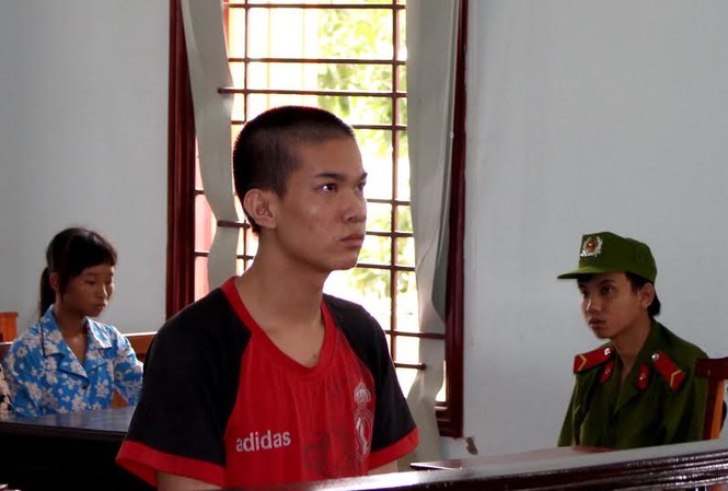 Sáu năm tù cho kẻ dụ dỗ hiếp dâm trẻ em Bị cáo Nguyễn H.H tại phiên tòa