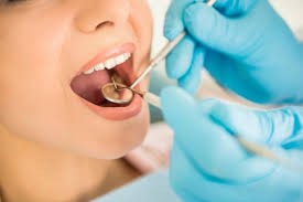 Những biến chứng và nguy cơ sốc phản vệ khi nhổ răng khôn Ảnh minh họa