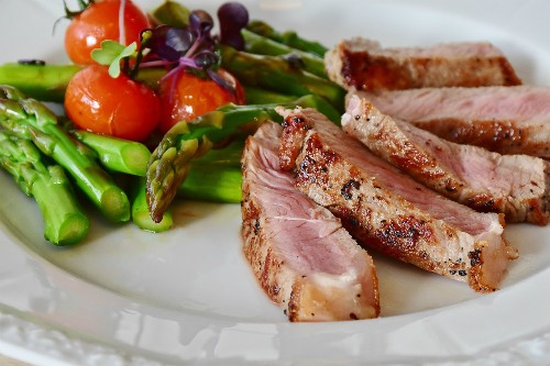 Người ăn low carb dễ tổn thọ Ảnh: ValueWalk.