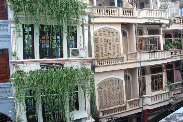 Di dời khẩn cấp khỏi nhà nghiêng chờ sập ở Ô Chợ Dừa Di dời khẩn cấp khỏi nhà nghiêng chờ sập ở Ô Chợ Dừa