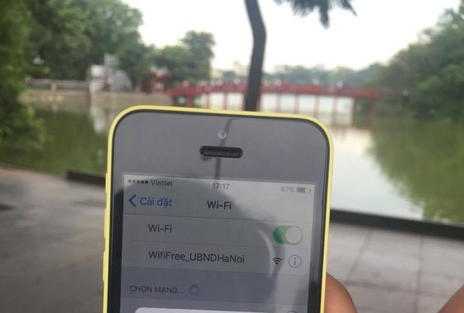 Wifi miễn phí quanh hồ Hoàn Kiếm: Chập chờn khó sử dụng Wifi miễn phí quanh hồ Hoàn Kiếm: Chập chờn khó sử dụng
