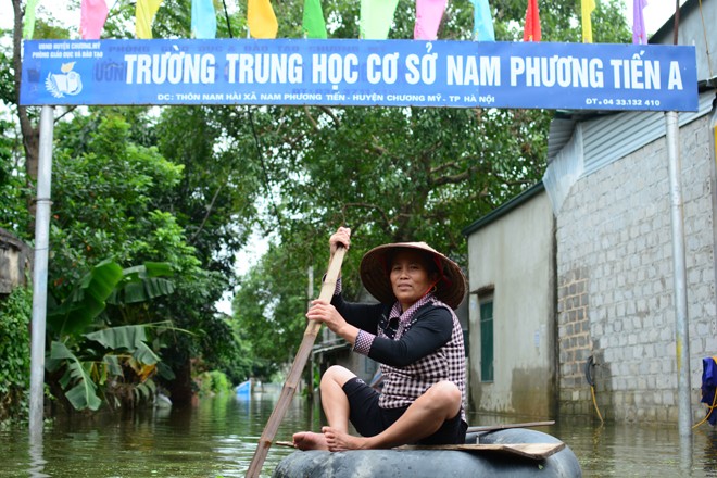 Chương Mỹ: Xem xét di dời các hộ dân ở khu vực vỡ đê Ảnh: CAND