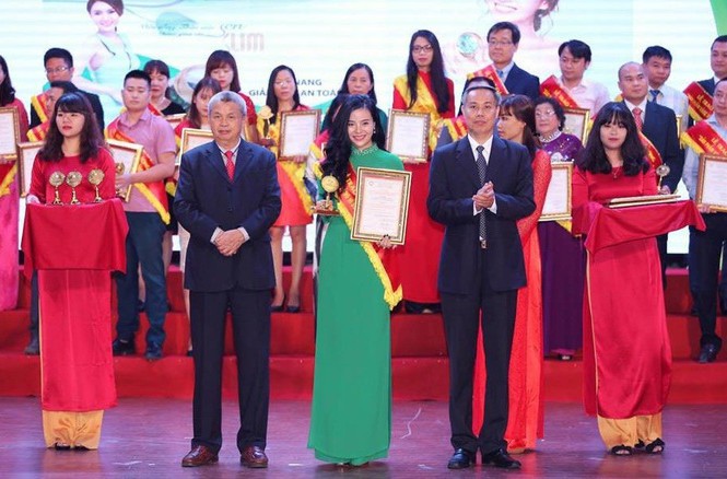 Doanh nghiệp sở hữu lô mỹ phẩm 11 tỷ đồng từng thừa nhận nhập hàng trôi nổi Doanh nghiệp sở hữu lô mỹ phẩm 11 tỷ đồng từng thừa nhận nhập hàng trôi nổi