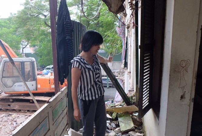 Hà Nội: Sắp cưỡng chế khu đất “kim cương” giữa trung tâm Hoàn Kiếm Cầu thang lên tầng 4 khu chung cư tập thể 30A Lý Thường Kiệt đã bị phá dỡ.