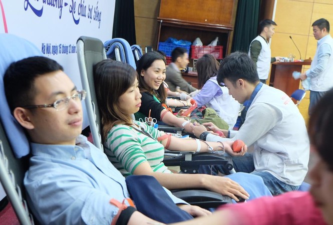Đoàn thanh niên Habeco “Trao yêu thương – Sẻ chia sự sống“ Đoàn thanh niên Habeco “Trao yêu thương – Sẻ chia sự sống“