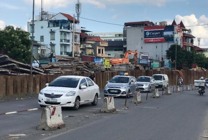 Cầu vượt An Dương: Gia hạn phân luồng giao thông do chậm tiến độ Cầu vượt An Dương: Gia hạn phân luồng giao thông do chậm tiến độ