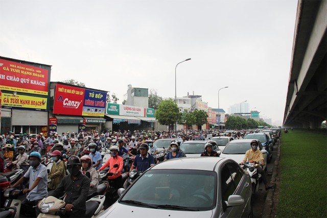 Hà Nội chấp thuận xén dải phân cách giảm ùn tắc đường vành đai 3 Đường vành đai 3 sẽ được xén dải phân cách mở rộng làn đường, giảm ùn tắc