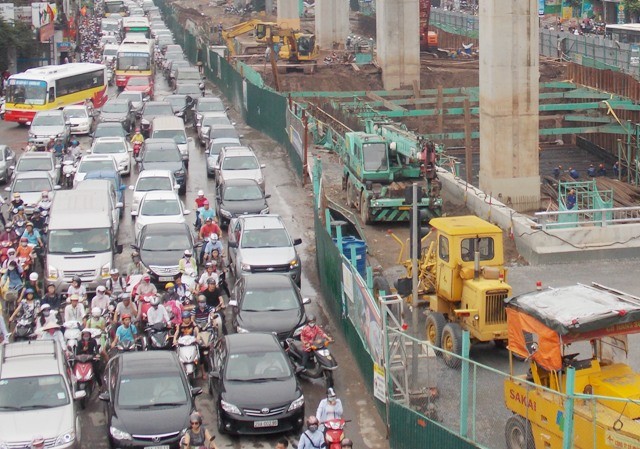 Hà Nội cấm đào đường, tăng học viên cảnh sát chống ùn tắc dịp Tết Sở GTVT yêu cầu dừng cấp phép và thi công đào đường từ 25 Tết. Ảnh: A.Trọng