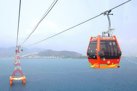 Đề xuất làm cáp treo tránh tắc đường tại Hà Nội Cáp treo vượt biển được Poma lắp đặt tại Nhà Trang (Khánh Hòa)