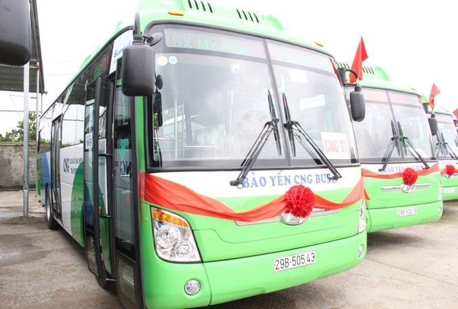 3 tuyến buýt nhiên liệu sạch đầu tiên Hà Nội xuống đường 3 tuyến buýt nhiên liệu sạch đầu tiên Hà Nội xuống đường