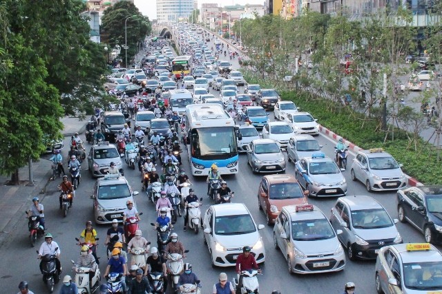 Hà Nội đề xuất thu phí phương tiện vào nội đô Hà Nội đề xuất được thu phí phương tiện vào nội đô để giảm ùn tắc