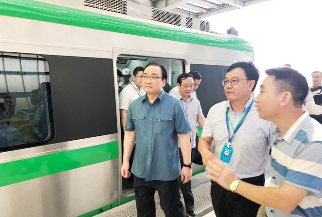 Metro vận hành an toàn và chưa xảy ra đột biến Bí thư Thành ủy Hà Nội đi thực tế, kiểm tra metro Cát Linh - Hà Đông cuối tuần qua. Ảnh: T.Đảng