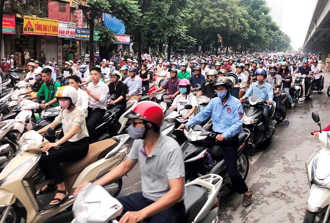 Hà Nội 'thúc' lập đề án thu phí phương tiện giao thông Đường vành đai 3 được chọn là ranh giới giữa nội và ngoại thành để hạn chế xe cá nhân giảm ùn tắc. Ảnh: T.Đảng