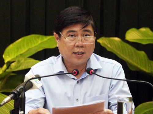 Chủ tịch TPHCM: 'Lãnh đạo mà không đảm đương nổi thì xin nghỉ' Chủ tịch UBND TPHCM Nguyễn Thành Phong phát biểu chỉ đạo các sở ngành, quận huyện sáng 18/2. Ảnh: Trung Sơn
