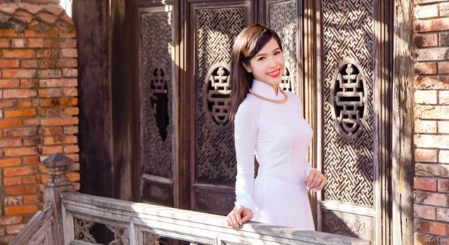 Hoa khôi Sư phạm kể chuyện làm MC truyền hình Cô nữ sinh năng động, đáng yêu Lê Phương Uyên.