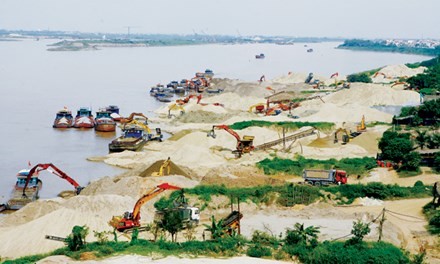 Thủ tướng chưa xem xét phê duyệt siêu dự án sông Hồng Thủ tướng quyết định chưa xem xét phê duyệt siêu dự án trên sông Hồng.