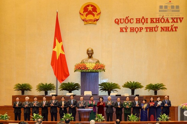 Kiện toàn bộ máy lãnh đạo các cơ quan Quốc hội Bộ máy lãnh đạo các cơ quan Quốc hội khoá XIV chính thức ra mắt Quốc hội. (Ảnh: Quochoi.vn)