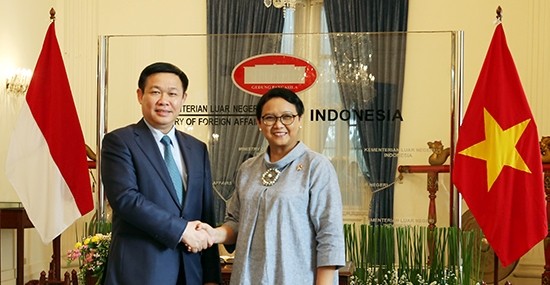 Đưa kim ngạch song phương Việt Nam - Indonesia đạt 10 tỷ USD Phó Thủ tướng Vương Đình Huệ gặp Bộ trưởng Ngoại giao giao Indonesia Retno Marsudi.