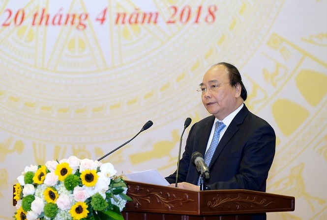 Thủ tướng đề nghị công khai cơ quan 'ngâm' hồ sơ đầu tư xây dựng Thủ tướng Nguyễn Xuân Phúc phát biểu tại hội nghị (ảnh QH)