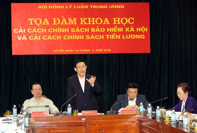Cải cách để tiền lương thành 'thu nhập chính' của cán bộ Phó Thủ tướng Vương Đình Huệ phát biểu tại cuộc tọa đàm về tiền lương và bảo hiểm xã hội.