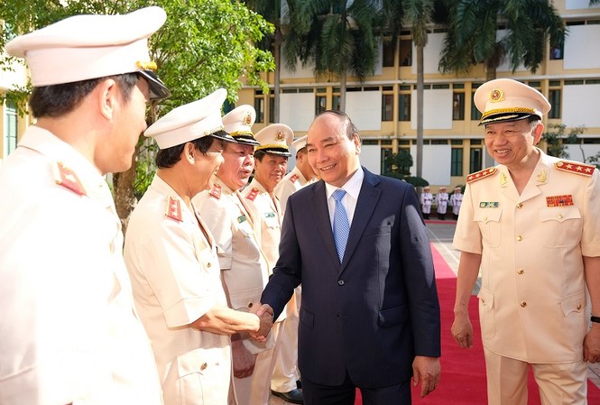 Xử nghiêm các hành vi bao che, cấu kết với tội phạm Thủ tướng Nguyễn Xuân Phúc dự Hội nghị tổng kết 5 năm phong trào công an nhân dân học tập, làm theo đạo đức, phong cách Hồ Chí Minh