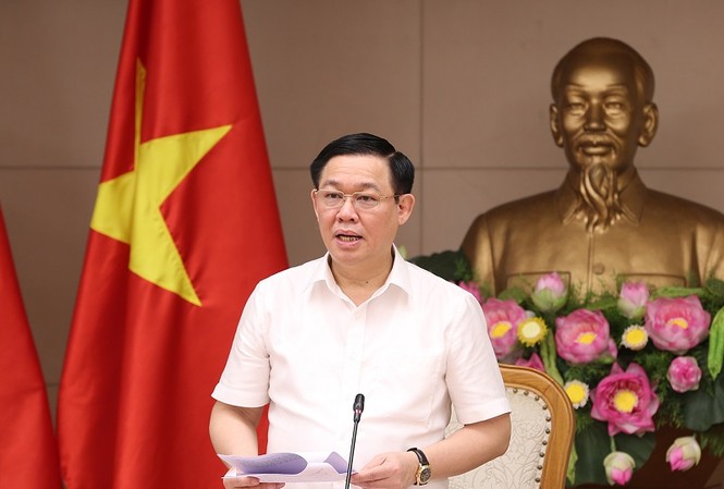 Có thể ngừng trích lập Quỹ bình ổn để giảm giá xăng dầu? Phó Thủ tướng Vương Đình Huệ chủ trì cuộc họp của Ban Chỉ đạo điều hành giá