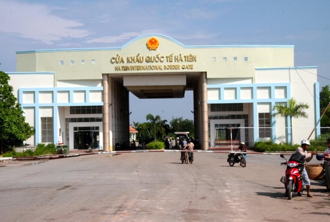 Truy tố 23 cán bộ hải quan gây thất thoát hàng trăm tỷ đồng Truy tố 23 cán bộ hải quan gây thất thoát hàng trăm tỷ đồng