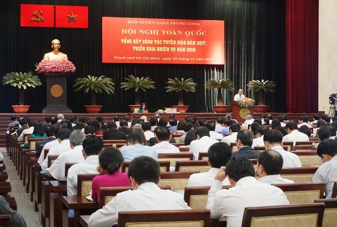 Hơn 10.000 người tác chiến trên mạng, đấu tranh luận điệu sai trái Hơn 10.000 người tác chiến trên mạng, đấu tranh luận điệu sai trái