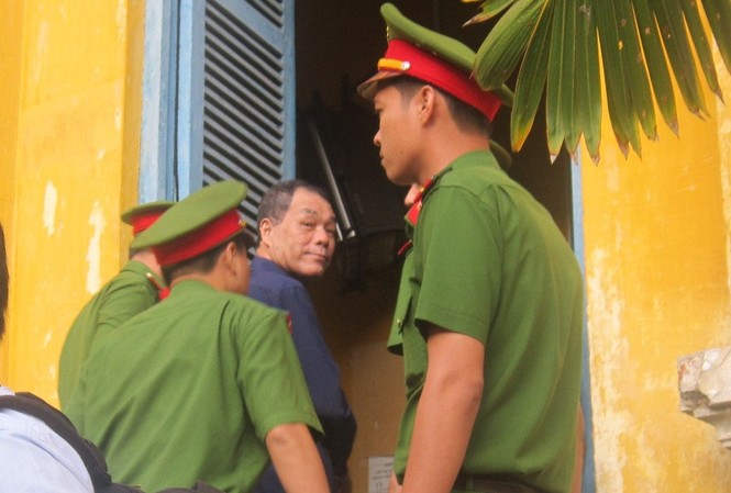 Đại gia Trầm Bê: 'Nói bị cáo cố ý làm trái là không phục' Bị cáo Trầm Bê