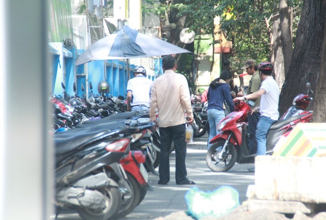 Sau yêu cầu đình chỉ của ông Đoàn Ngọc Hải, các bãi xe 'vua' giờ ra sao? Sau yêu cầu đình chỉ của ông Đoàn Ngọc Hải, các bãi xe 'vua' giờ ra sao?