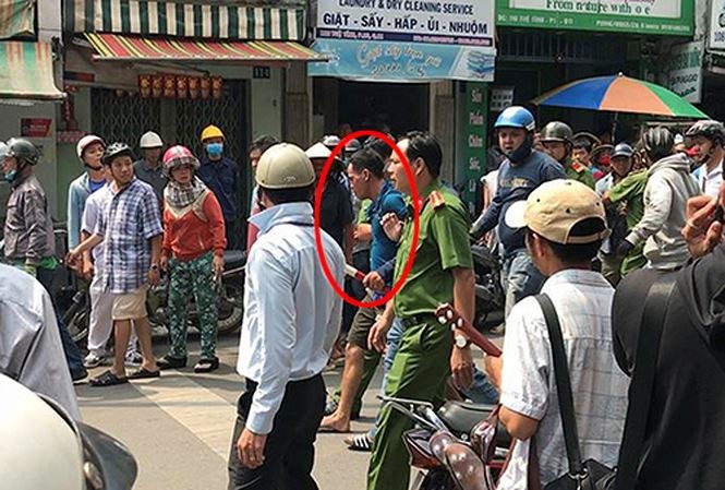 Bắt giữ hai cán bộ công an để điều tra hành vi dùng nhục hình Bắt giữ hai cán bộ công an để điều tra hành vi dùng nhục hình