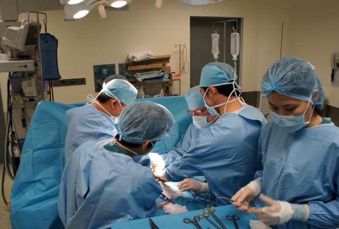 Bác sĩ treo cổ, tai biến sau sự cố y khoa Đối với bác sĩ cũng gắn với câu "Sinh nghề, tử nghiệp"