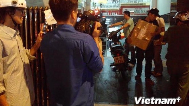 Chủ tiệm vàng Hoàng Mai: 'Tôi kiện không chỉ cho riêng mình' Công an khám xét tại tiệm vàng Hoàng Mai
