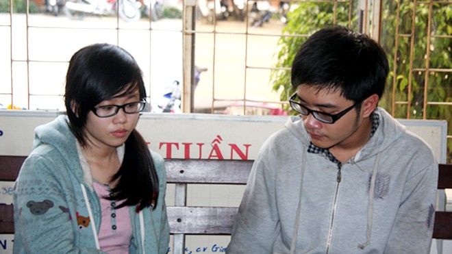 12 giờ truy bắt nam sinh phi tang xác người tình đồng tính Duy và Linh tại cơ quan điều tra. Ảnh: Q.T