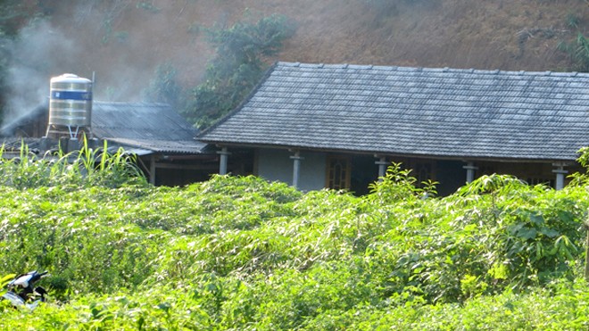 Bị cản yêu, nữ sinh 14 tuổi cầm liềm đâm chết mẹ Vị trí nơi Ngô Thị N. gây án sát hại mẹ đẻ chiều ngày 23/7. Ảnh: Báo Lào Cai