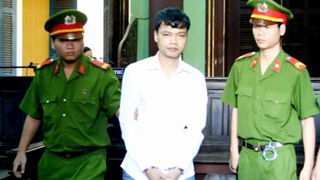 Đâm chết Việt kiều Pháp vì cho rằng... lắm tiền hách dịch Bị cáo Danh Chơn tại tòa phúc thẩm
