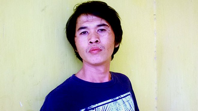 Con nghiện trộm dao, khống chế người cướp tài sản Phục tại trụ sở công an huyện Hóc Môn
