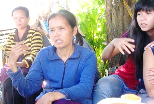 Một người chết ở đồn công an trong tư thế treo cổ Người nhà nạn nhân cho biết trên người ông Hạ có nhiều vết bầm tím
