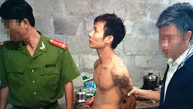 Bắt kẻ chích điện, chém người cướp túi vàng gần 1,5 tỷ đồng Nghi phạm Đặng Sỹ Lệ bị bắt ngày 24/11 tại Huế. Ảnh: Công an cung cấp